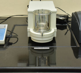 Microbalance for DSC